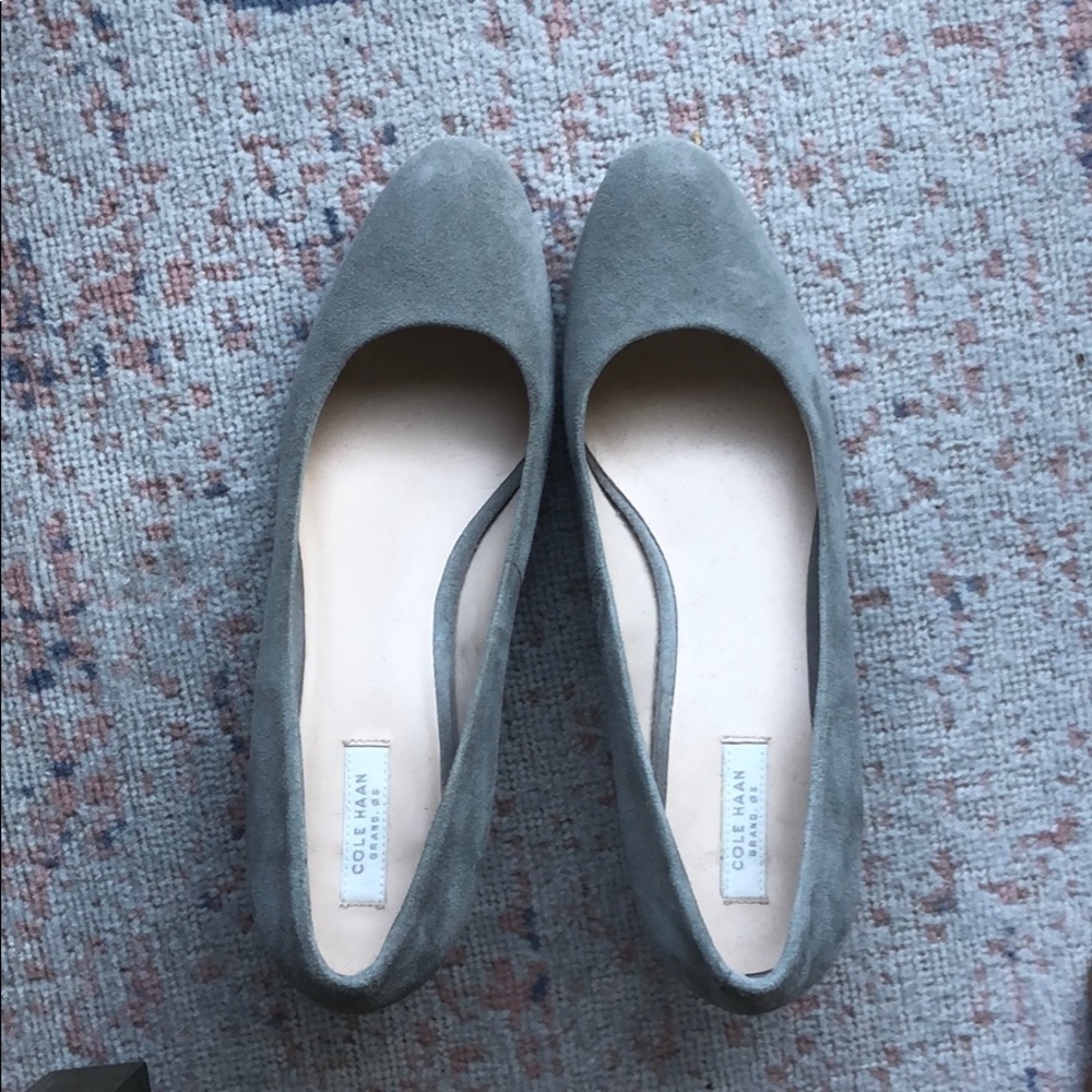 Cole haan gray suede pumps with 1 inch heel